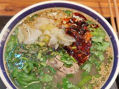 -云阿蛮云南生烫牛肉米线(奉贤路店)