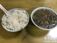米饭-烂厅下牛肉汤