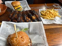 -Ribs & Burgers The Rocks