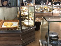 面包甜点陈列柜-欧式面包坊(青岛万象城店)