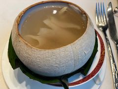 椰皇花胶炖鸡-天龙轩(香港丽思卡尔顿酒店)