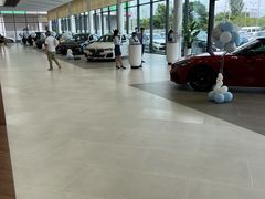 -上海宝宁宝马4S店