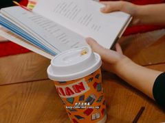 -新华里咖啡书吧(新华书店小寨店)