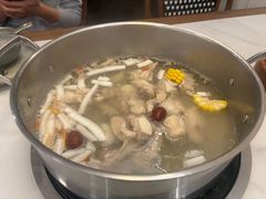 -喃喃椰·糟粕醋·椰子鸡火锅(七堡花园店)