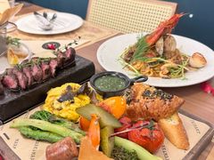 -Mark&Mars Restaurant