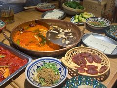 -洱火云南酸菜牛肉火锅(石景山当代商城店)