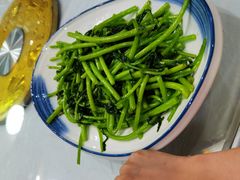 -三江源美食城