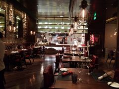大堂-恰餐厅及酒吧 CHAR Bar & Grill (北京丽都皇冠假日店)