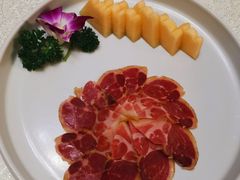 宣威金线火腿配哈密瓜-云腾食府·云南菜