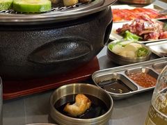 -围炉肉舍•炭烤活鳗•丹东海鲜烤肉(步行街店)