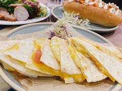 火腿凯撒迪亚芝士饼-遇见西木美式餐厅(体育路店)