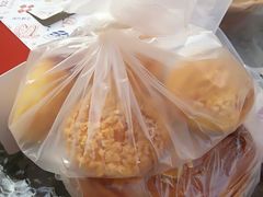 爆浆奶油泡芙-昆明冠生园·蛋糕·面包(南强街店)