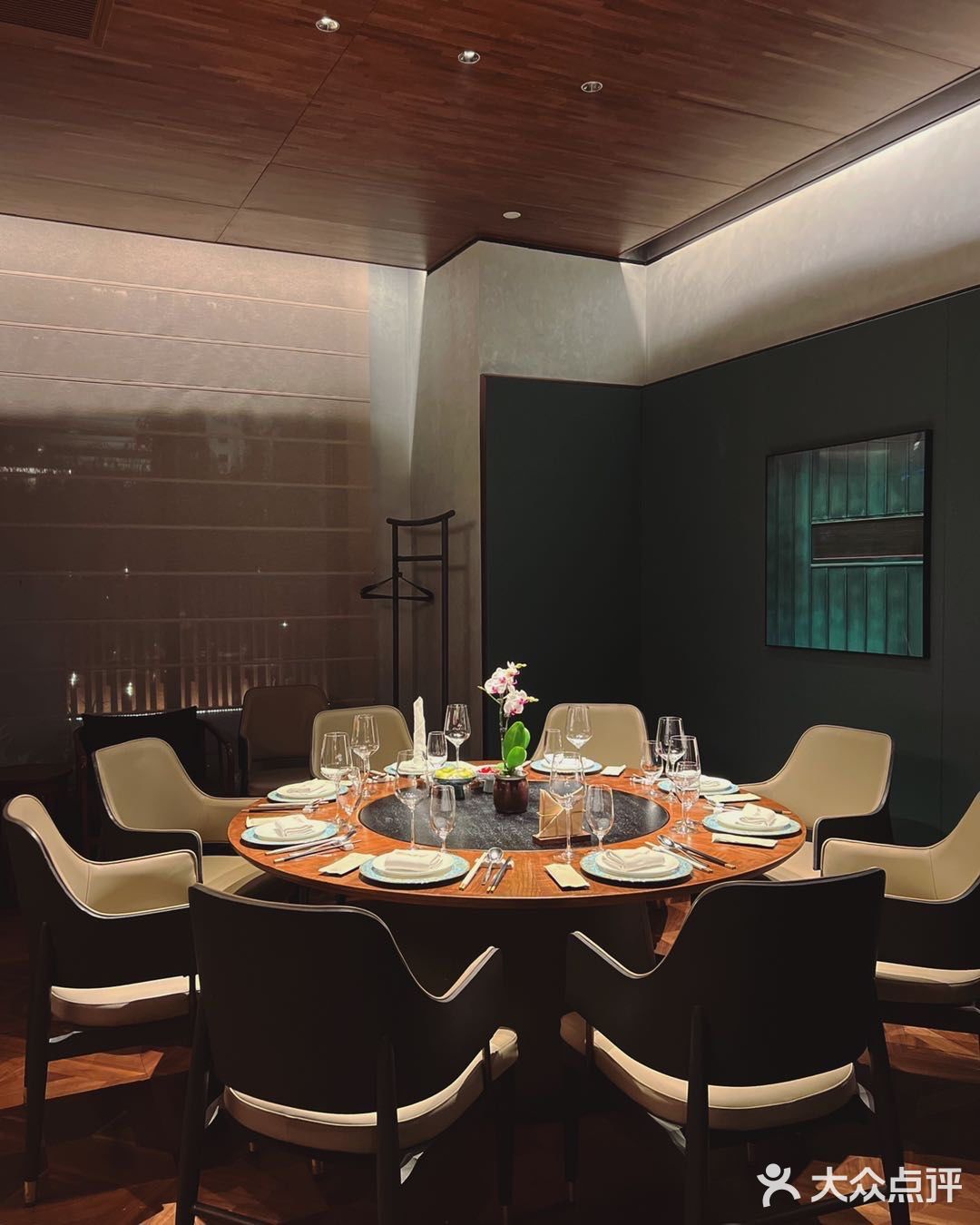 京城最美的天鹅酥！亮马河畔高端宴请首选地