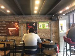 等位区-放哈·甜醅子奶茶创造者(正宁路店)
