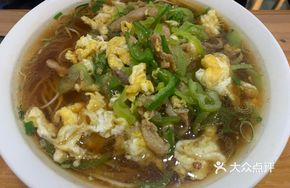 Green Pepper Shredded Pork and Egg Noodles