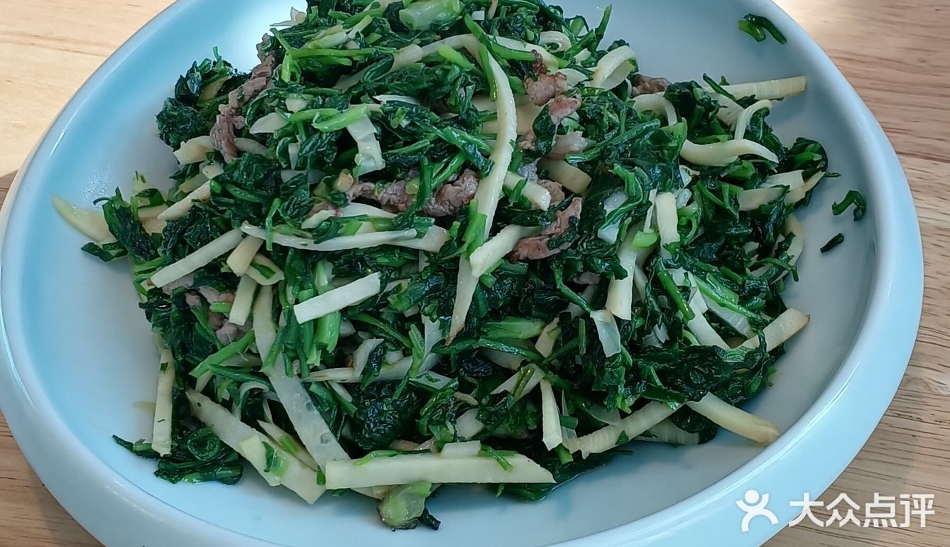 山野小馆的食物味道不错啊！