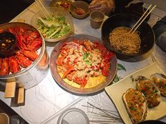 -巴厘龙虾·榜首油焖大虾(音乐学院·沿江酒馆店)