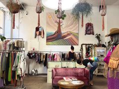 -Retrock Designer Vintage Store