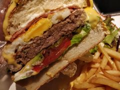 瀑布芝士牛肉汉堡-阿妮叶李(光谷世界城店)