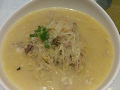 棒骨烩酸菜-北李妈妈菜·海肠捞饭(高新万达店)
