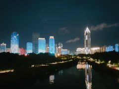 -万绿园