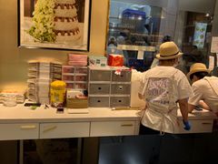 -花花卷卷·鲜食蛋糕(静安久光百货店)