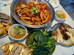 -鸡遇虾煲干锅火锅(小寨金莎店)
