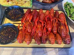 -肥肥虾庄·金牌油焖大虾(汉街SKP店)