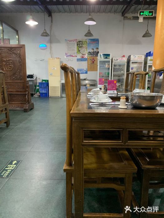 龙顺园麻辣香锅(机场店)大堂图片