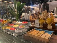 -广州万富希尔顿酒店·感趣自助餐厅·金秋蟹宴生蚝海鲜刺身烧烤