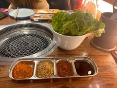 -明洞阿姨·韩式酱蟹烤肉·创意料理(三元桥店)