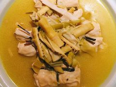 鸡汁笋干炖千张包-鱼食饭稻·苏浙土菜17年老馆子(平江路店)