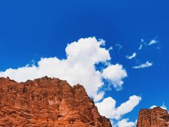 -天山神秘大峡谷