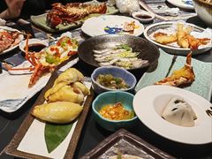 -雍容荟帝王蟹活龙虾展台自助(IFS黑金店)