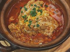 -何妹湿辣牛肉·粤式烧烤砂煲(桂雅路店)