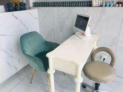 -纤纤玉手美甲美睫美容