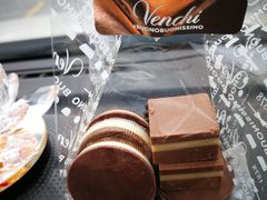 -VENCHI 闻绮(上海佛罗伦萨小镇店)