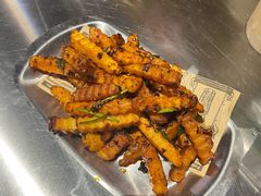 -马路牙子烧烤馄饨酒馆(望京店)