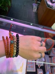 -灵彩珠宝(朗香街店)