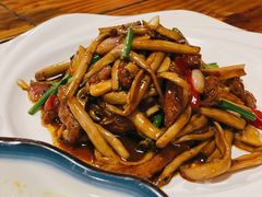 烧汁茶树菇牛柳-日出青木·杭帮菜名店