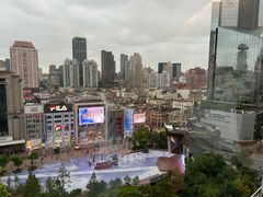 -上海南京路步行街假日酒店