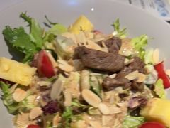 凤梨小牛肉沙拉-春树下·树屋花房西餐厅(罍街AS1980店)