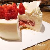夹层是草莓酱，如果能用果肉就更好了