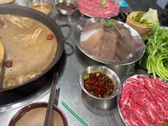 -鹿鸣山草本茶香火锅(园西路店)