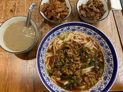 辣椒炒肉-一呷一嗦