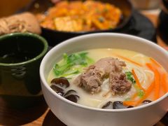 -云海肴·汽锅鸡·云南菜(天山百盛优客店)