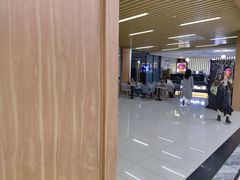 -瑞幸咖啡(华东理工大学商学院店)