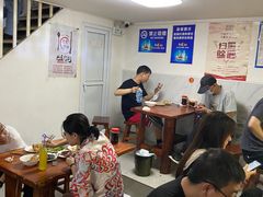 大堂-宝瑞门钉肉饼店