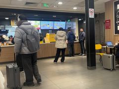 -麦当劳(上海虹桥站30B检票口楼上)