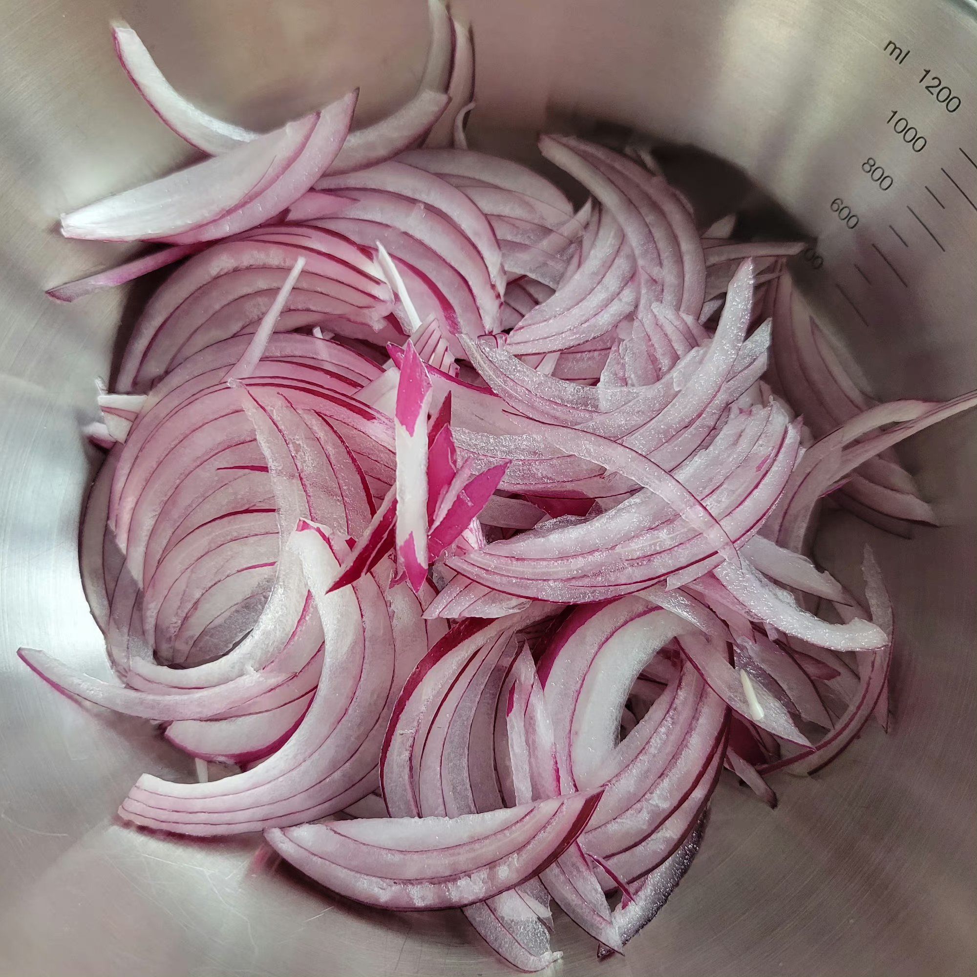 沿经线切出来的洋葱好漂亮啊,每次切都要感慨